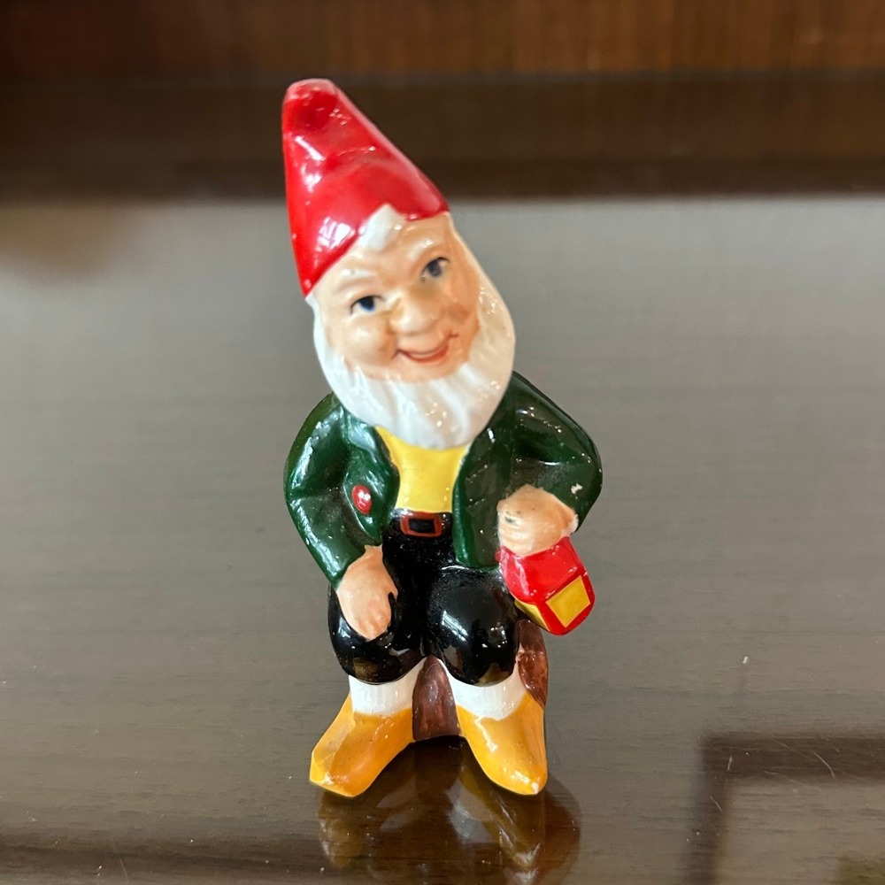 Artmark Vintage Ceramic Garden Gnome Figurine Red Hat Lantern Elf 4.